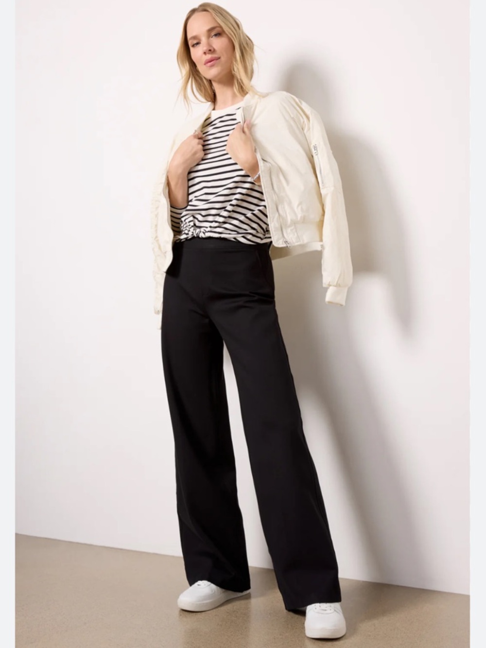 SPANX SPANXsupersmooth™ PerfectFit
Ponte Wide Leg Black Pants Petite Medium New!